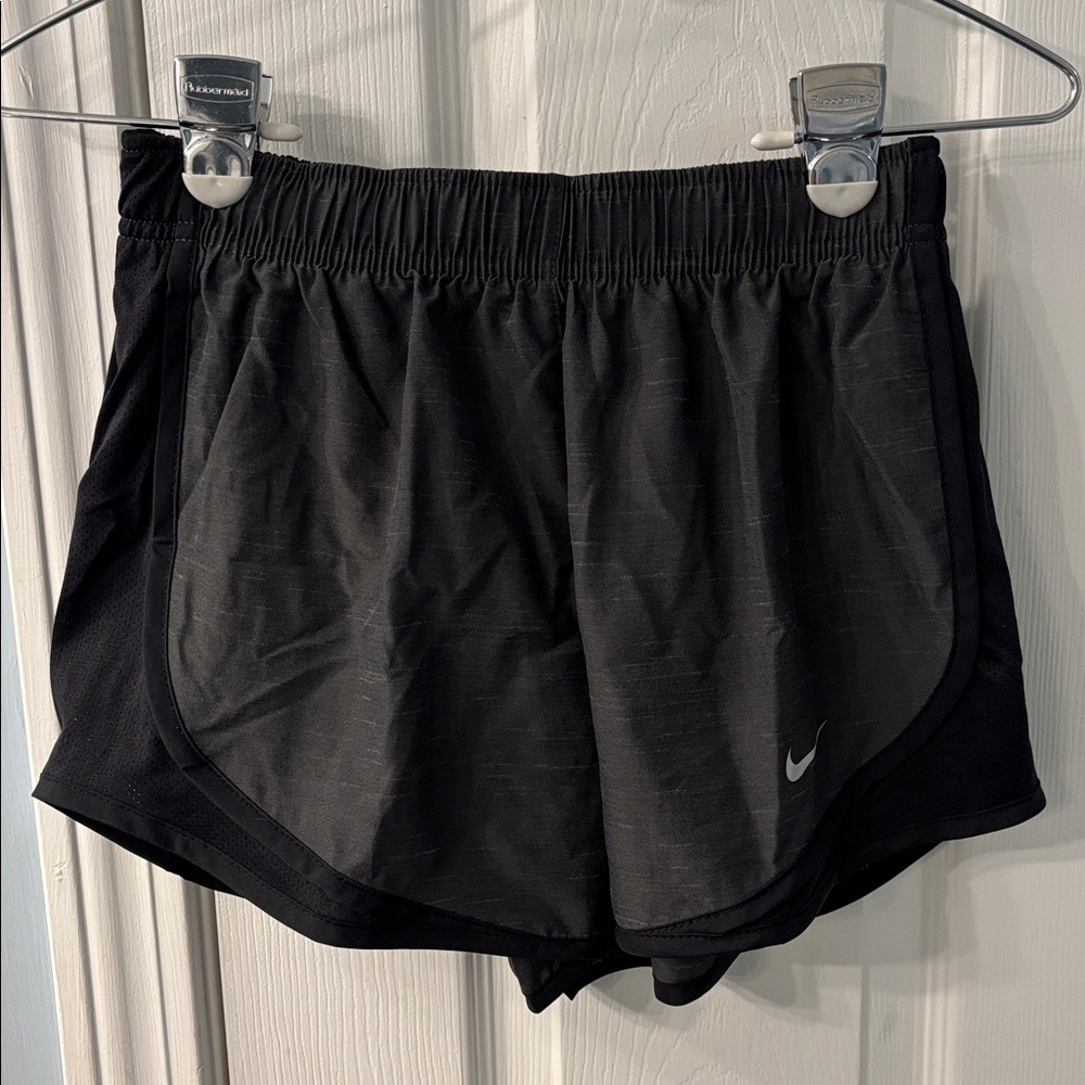 Nike Women’s Core Tempo Running Shorts in Heather Black, size XS, NWT - Picture 5 of 13